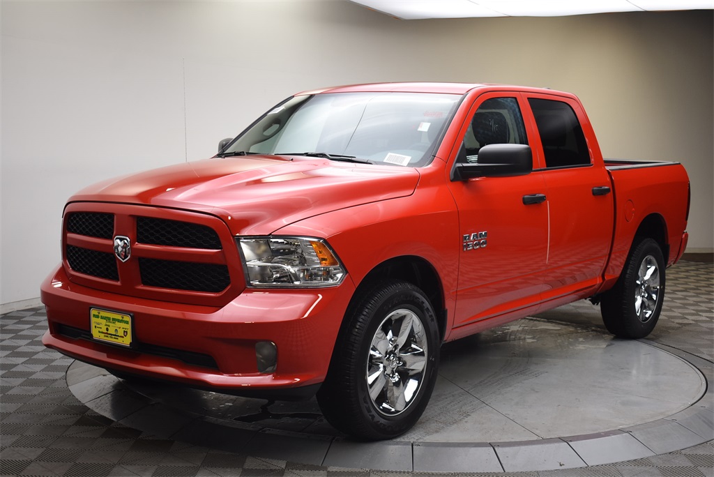 New 2018 RAM 1500 Express Crew Cab in Barberton #1T183798 | Fred Martin ...