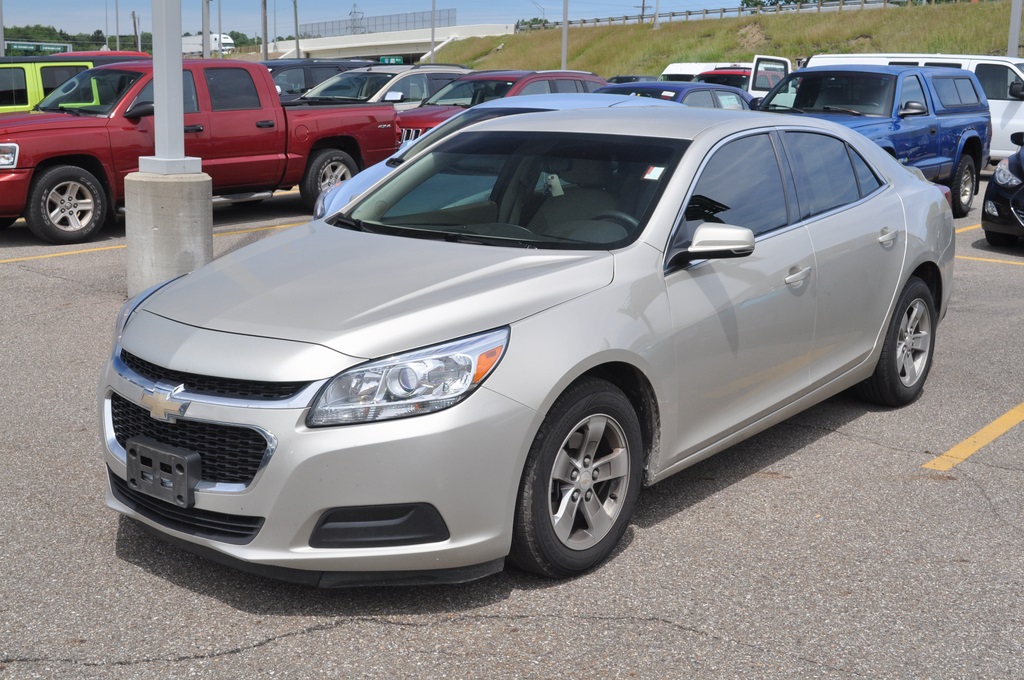 Pre-Owned 2015 Chevrolet Malibu LT 4D Sedan in Barberton #1T19648A ...