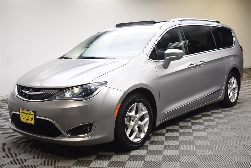PreOwned 2018 Chrysler Pacifica Touring L Plus 4D