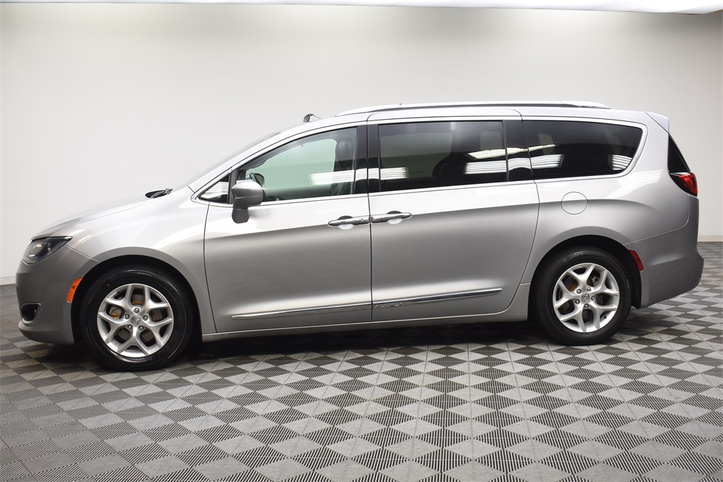 PreOwned 2018 Chrysler Pacifica Touring L Plus 4D