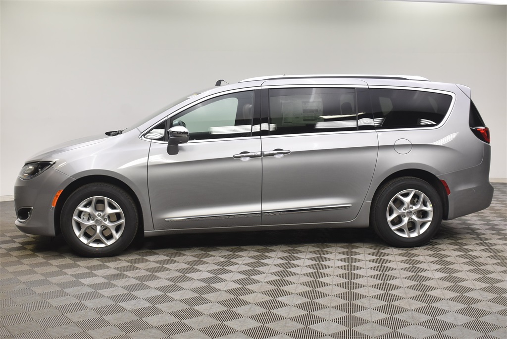 New 2020 Chrysler Pacifica Limited Passenger Van in Barberton #1D201809