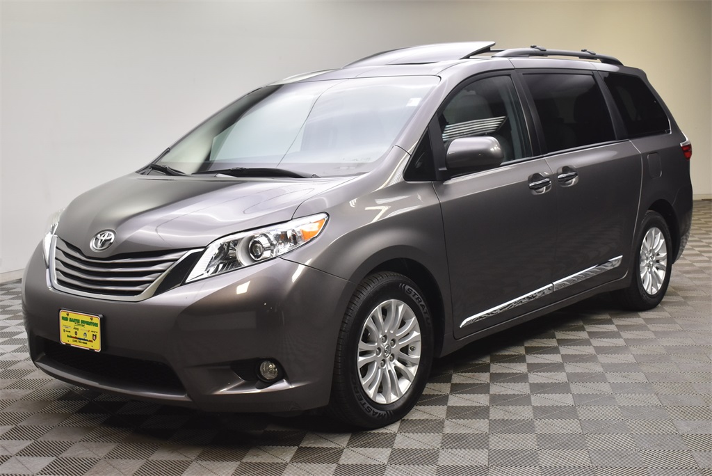 Toyota sienna xle