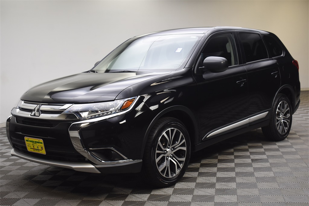 PreOwned 2018 Mitsubishi Outlander ES 4D Sport Utility in